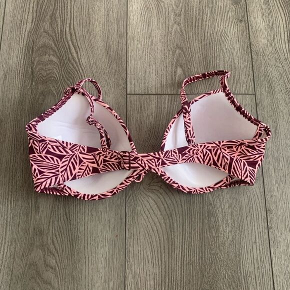 Land ends woman’s swim top used in good condition - Picture 2 of 3